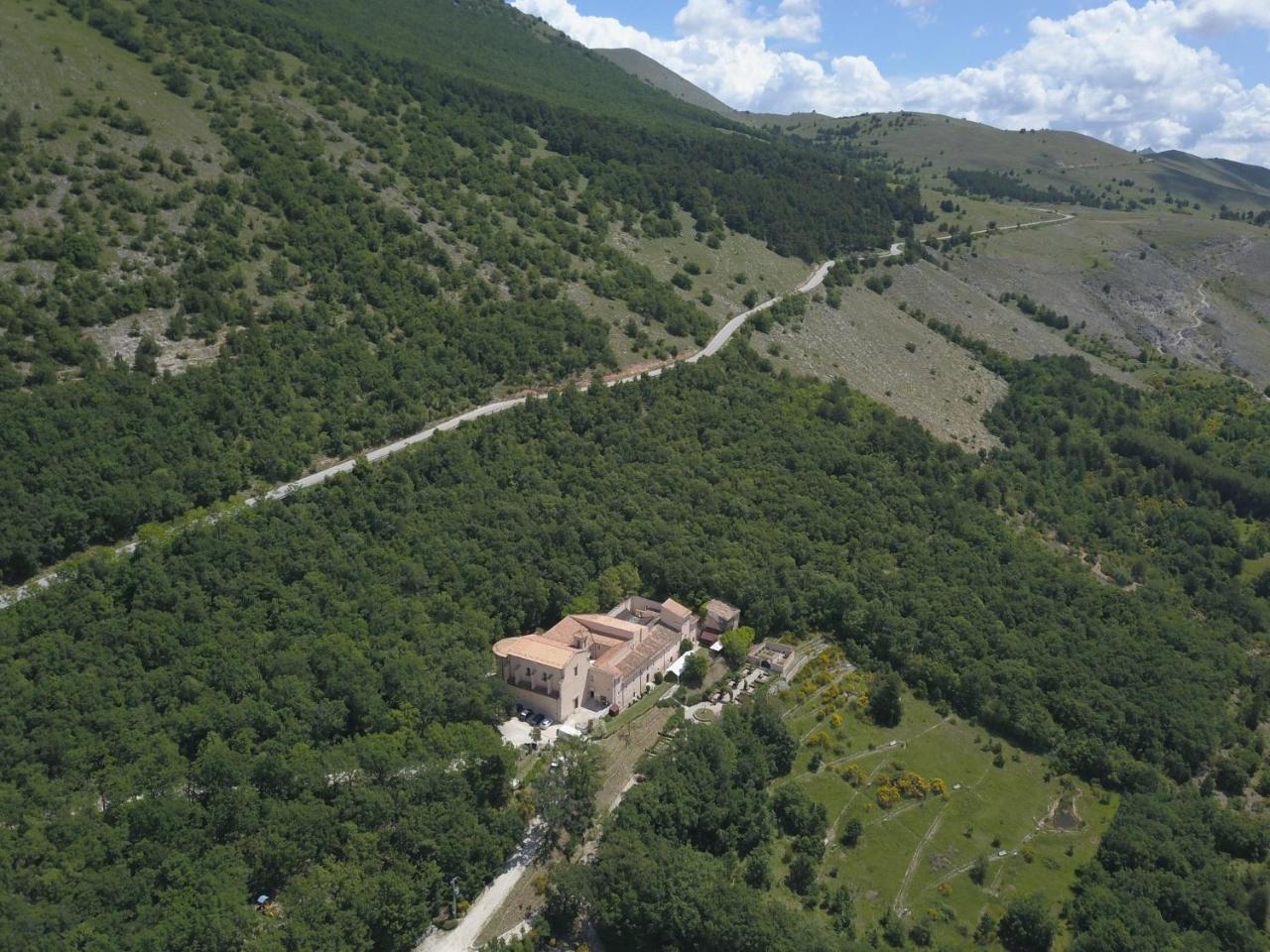 Convento Di San Colombo Hotel Santo Stefano Di Sessanio Eksteriør billede